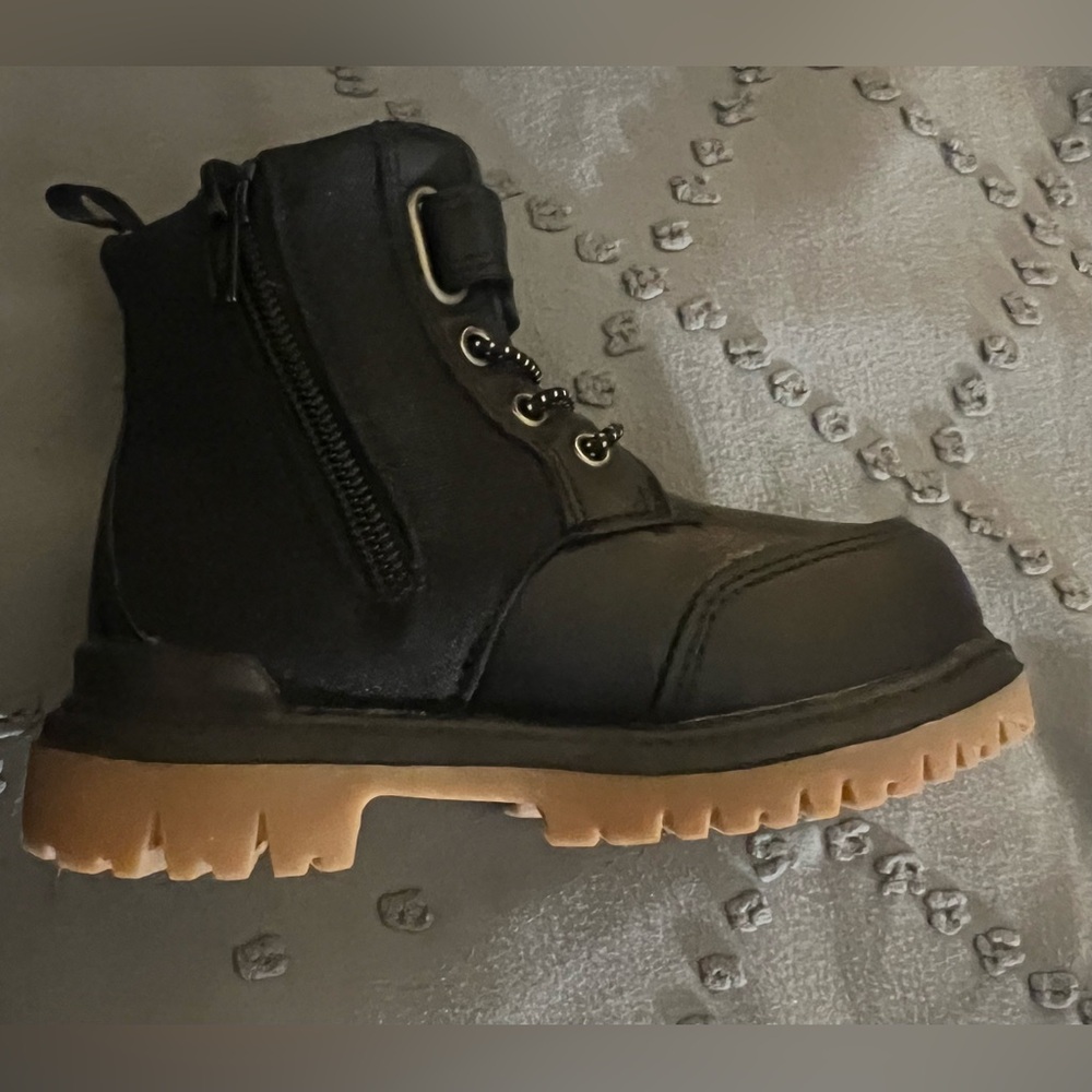 Wonder Nation Black and Tan Kids Boots